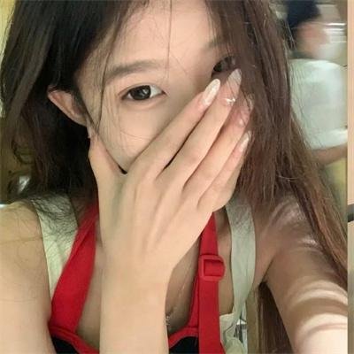 三个摩登女性